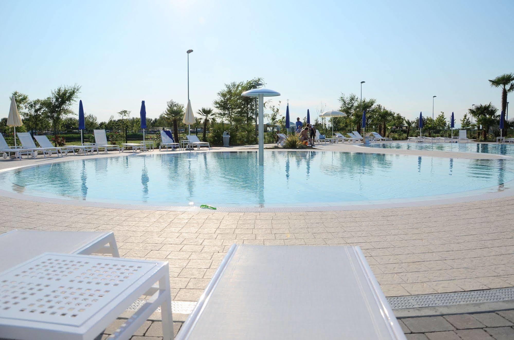 Villaggio Laguna Blu Каорле Экстерьер фото