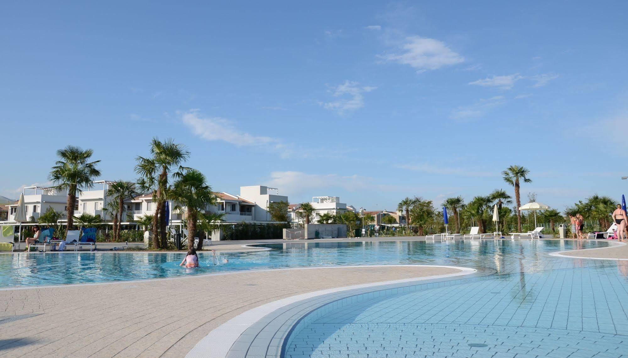 Villaggio Laguna Blu Каорле Экстерьер фото